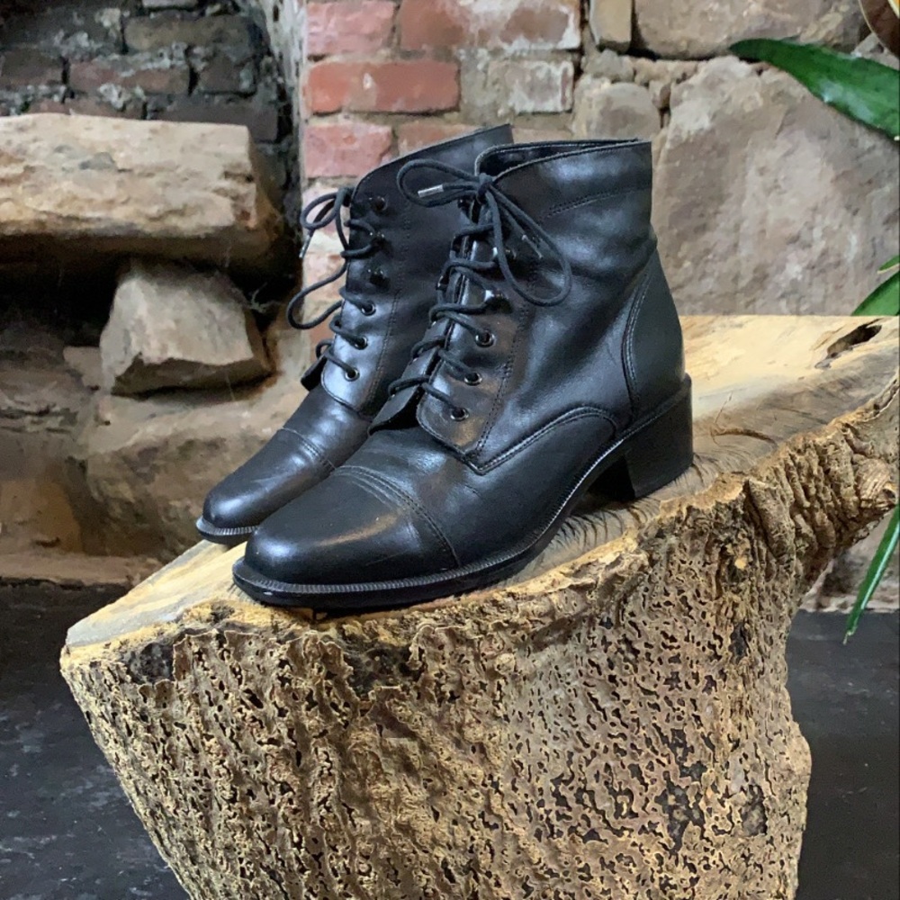 Vintage Black Leather Tie Up Ankle Boot